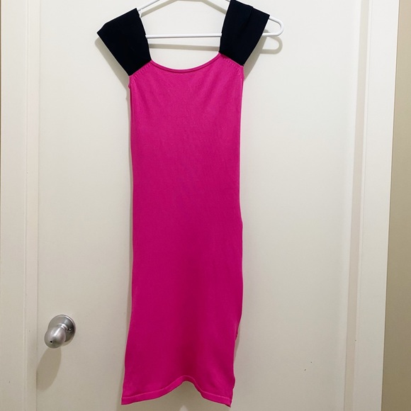 Bebe Open Shoulder Sexy Bodycon Midi Dress with Ruching Pink Black XS - Picture 5 of 7